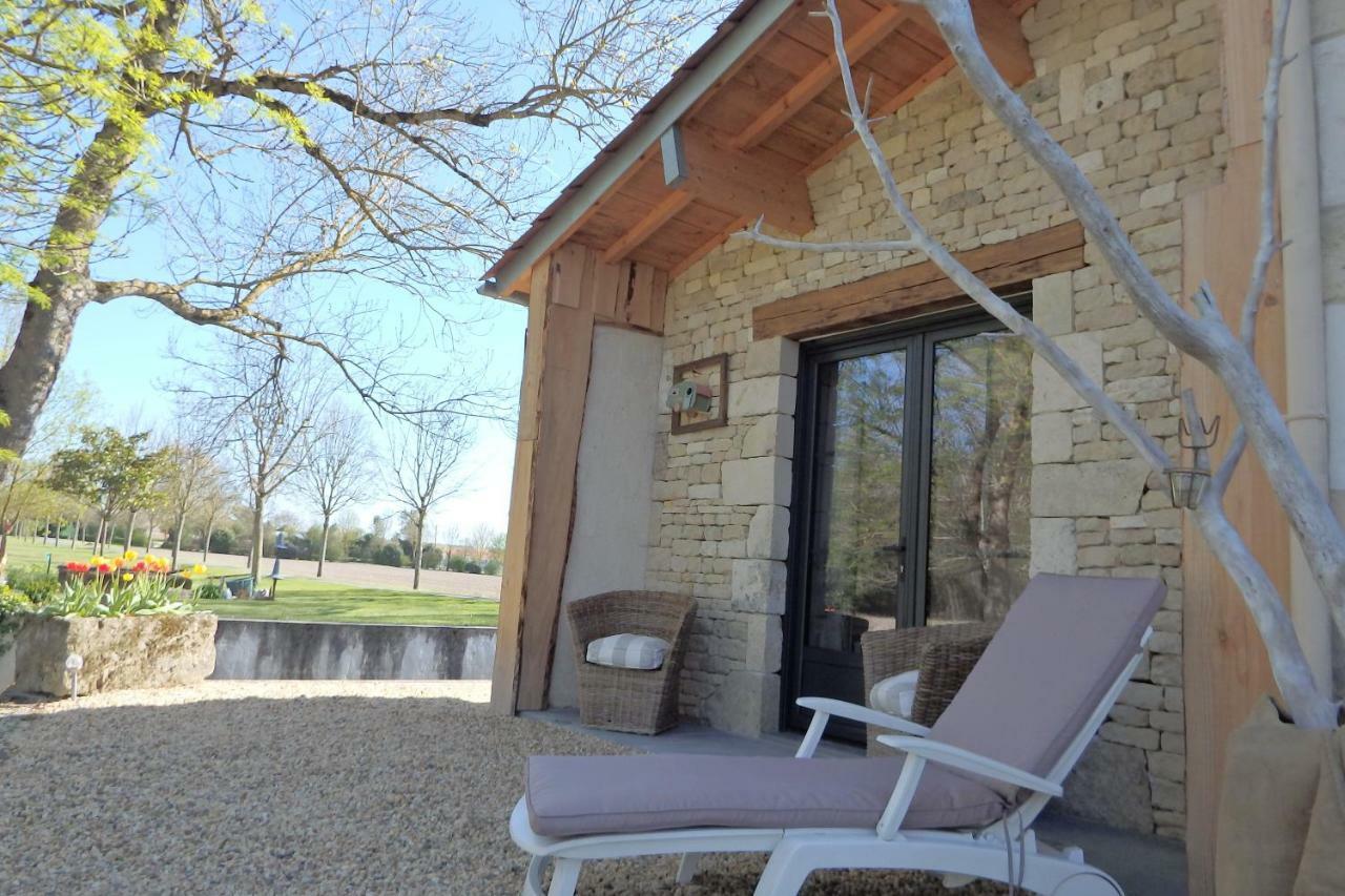Le P'Tit Nid De Gabriel Bed & Breakfast Les Touches-de-Périgny Dış mekan fotoğraf
